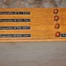 Uhrmacher Zubehor im Schub- Holzkasten