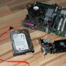 Intel DQ965GF + Intel E5200 2x 2,5GHz 4GB DDR2 Corsair Gainward GF210 1GB 1TB