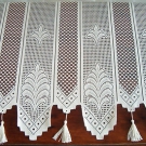 Ältere Gardine Scheibengardine 190x58 Bommeln Blickfang Dekoration Shabby chic 