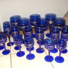 18 Teilig. Gläserset Kobaldblau Goldrand und Goldornamenten