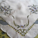 Tischdecke mit Stickerei Margariten 85 x 85 cm