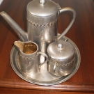 Kaffeeservice Kaffeekanne Milchkännchen Zuckerdose mit Deckel Teller Zinn