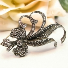 Antikschmuck / Art Deco * Schleifen - Brosche * 800 Silber mit Markasiten