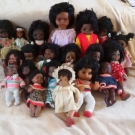 20 Puppen dunkelhäutig