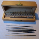 Ältere,gebrauchte Reibahlen in Box mit Brosche,Bergeon plus andere Reibahle