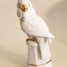 Papagei Kakadu / Neutettau Porzellan / 22 cm hoch / Goldbemalung