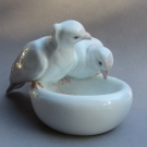 Jugendstil: Seltenes Taubenpaar: Gebrüder Heubach in Lichte: um 1910