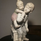 Gebrüder Heubach, Lichte - Porzellan Figur Spielende Kinder, Um 1890.