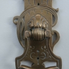 Originaler alter Jugendstil Türklopfer Klingel Türgriff aus Messing um 1900 