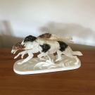 Porzellanfigur Hertwig & Co Katzhütte zwei Windhunde gemarkt