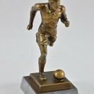 k10n34- Metall Figur, Fußballer