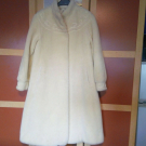 Hochwertiger Damenmantel Gr. 38 echtes PETER HAHN Exquisit Lamahaar-Modell
